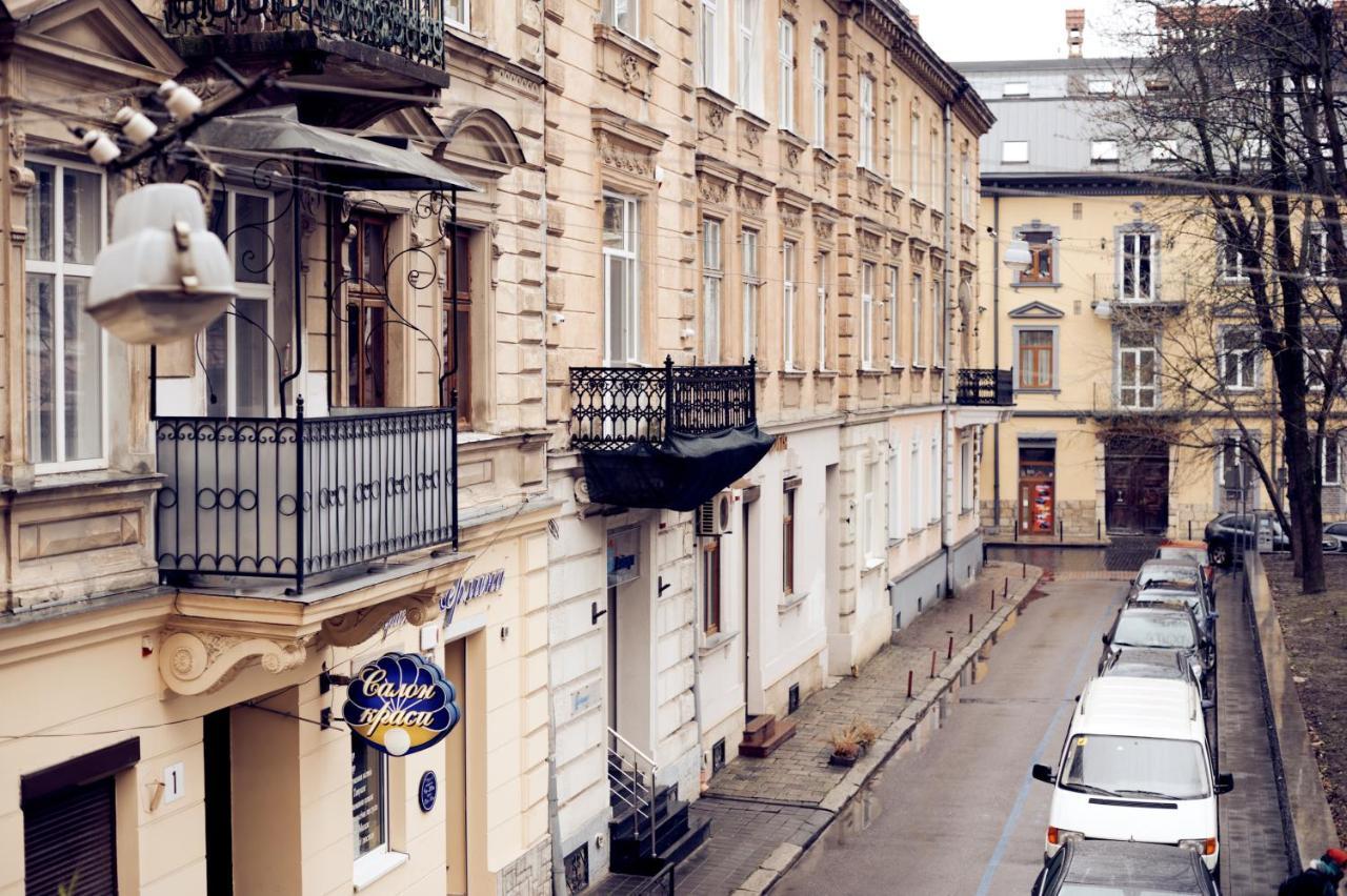 Apartments Near Potocki Palace Lviv Ngoại thất bức ảnh