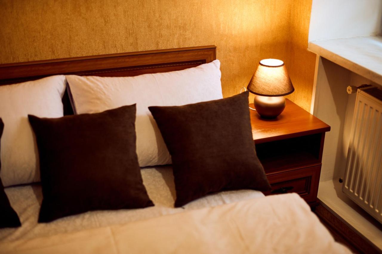 Apartments Near Potocki Palace Lviv Ngoại thất bức ảnh