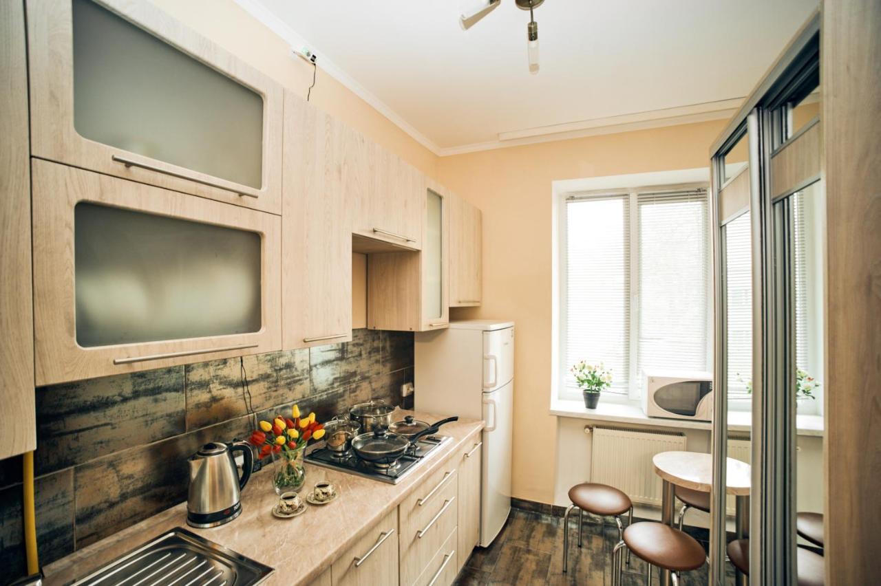 Apartments Near Potocki Palace Lviv Ngoại thất bức ảnh