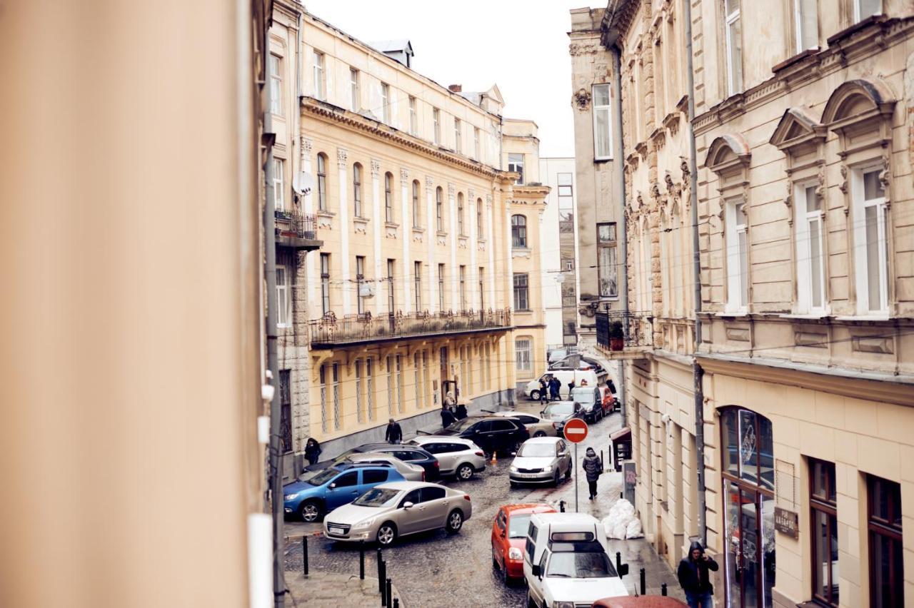 Apartments Near Potocki Palace Lviv Ngoại thất bức ảnh