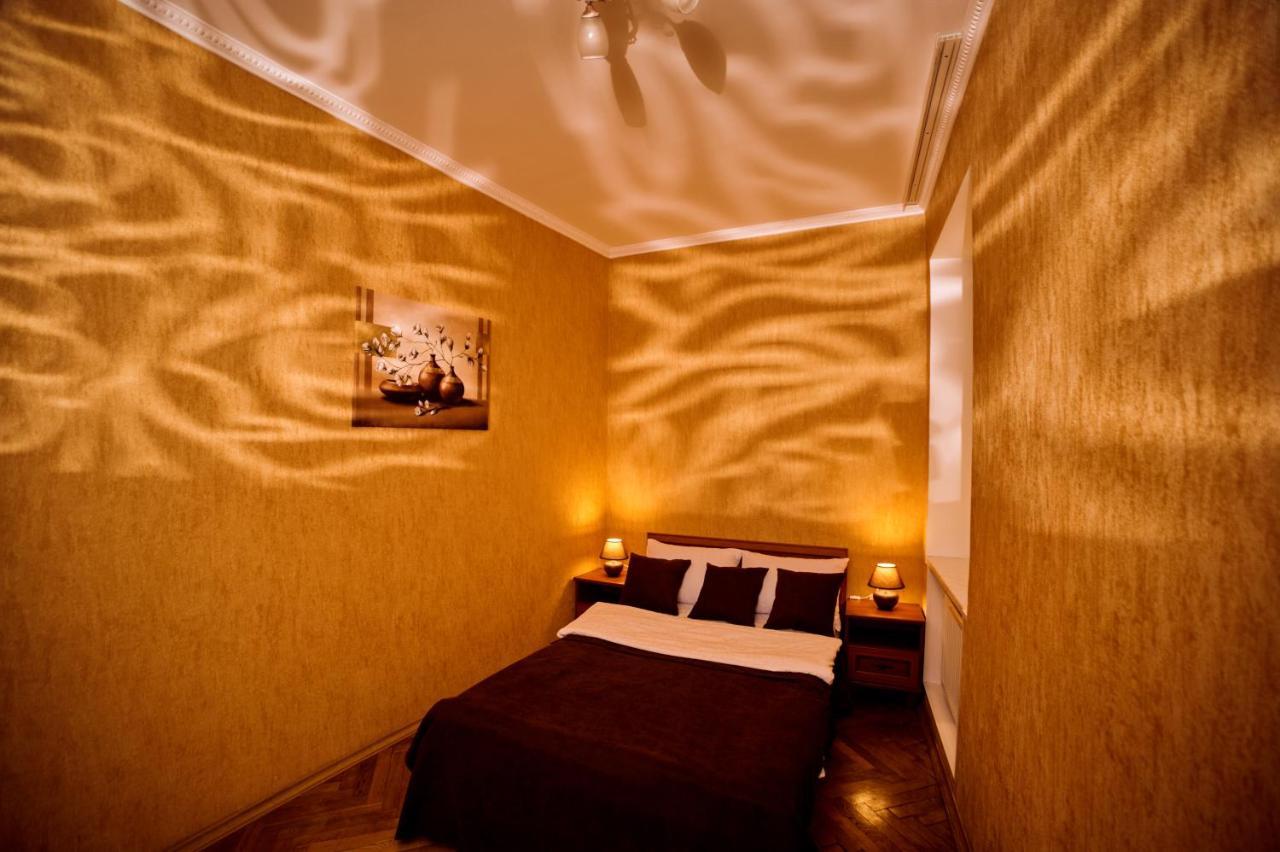 Apartments Near Potocki Palace Lviv Ngoại thất bức ảnh